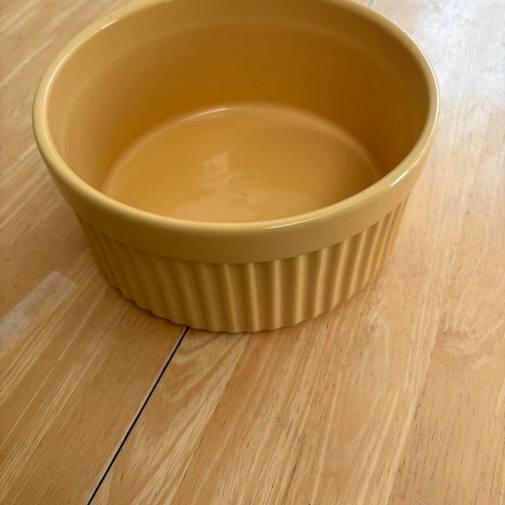 Chantal 10 cup yellow ceramic baking dish